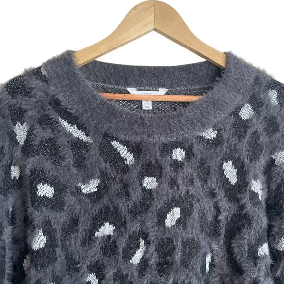 Time & Tru Women Tunic Sweater S Gray Animal Print Fuzzy Soft Academia Travel - Picture 10 of 10